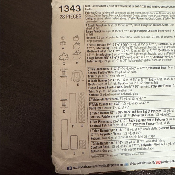 Simplicity Festive Table Decor Pattern Set - Picture 9 of 9